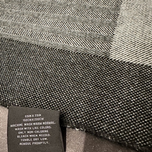 New Mercedes Benz throw blanket gray black - Picture 8 of 8